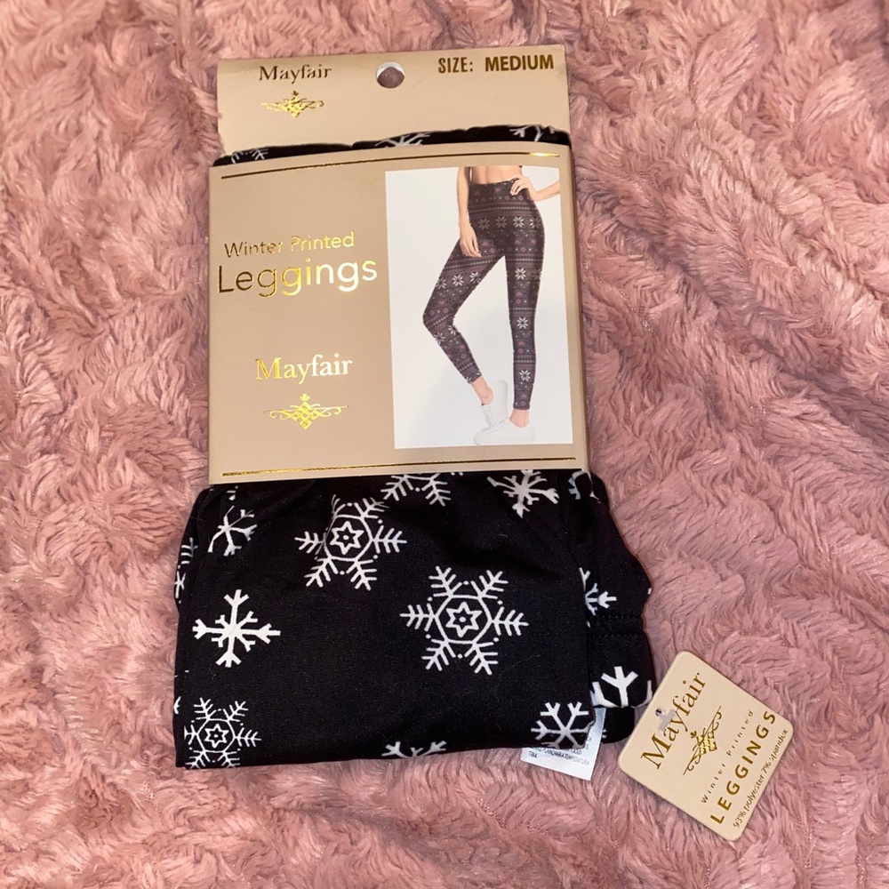 Mayfair Black Snowflake Printed Leggings
